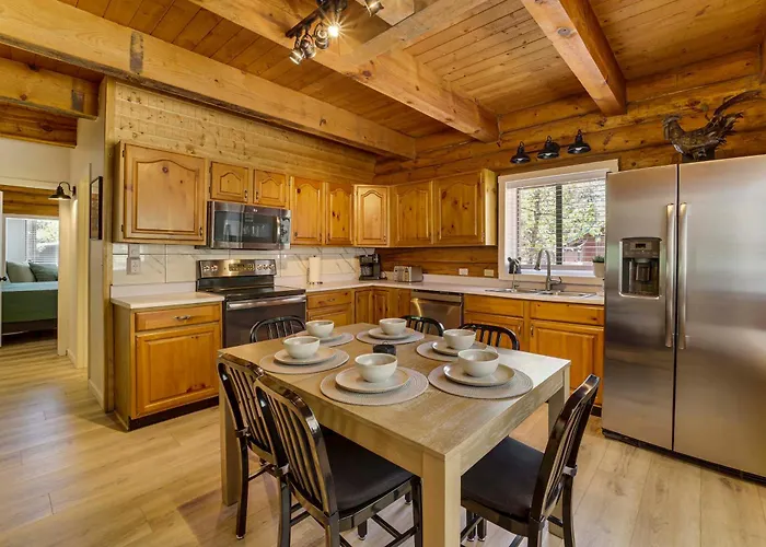 Covered Deck, Private Acreage: Log In Holiday home *